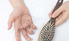 Unghie fragili e caduta di capelli - segno dei parassiti